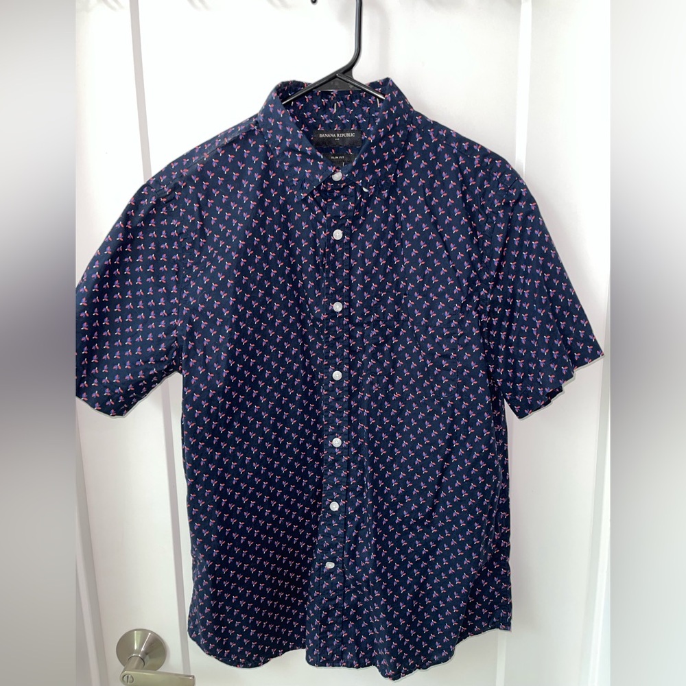Banana Republic Men’s Navy and Pink Patterned Shirt